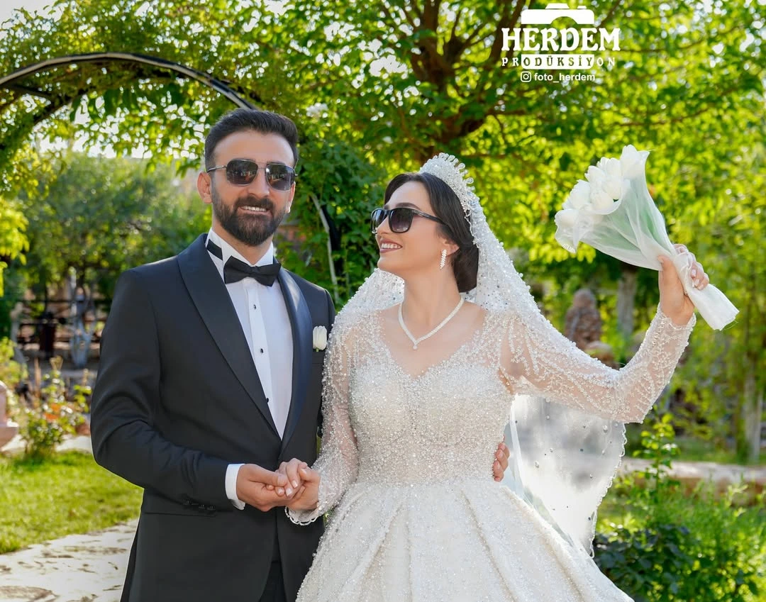Neşeli çift portresi